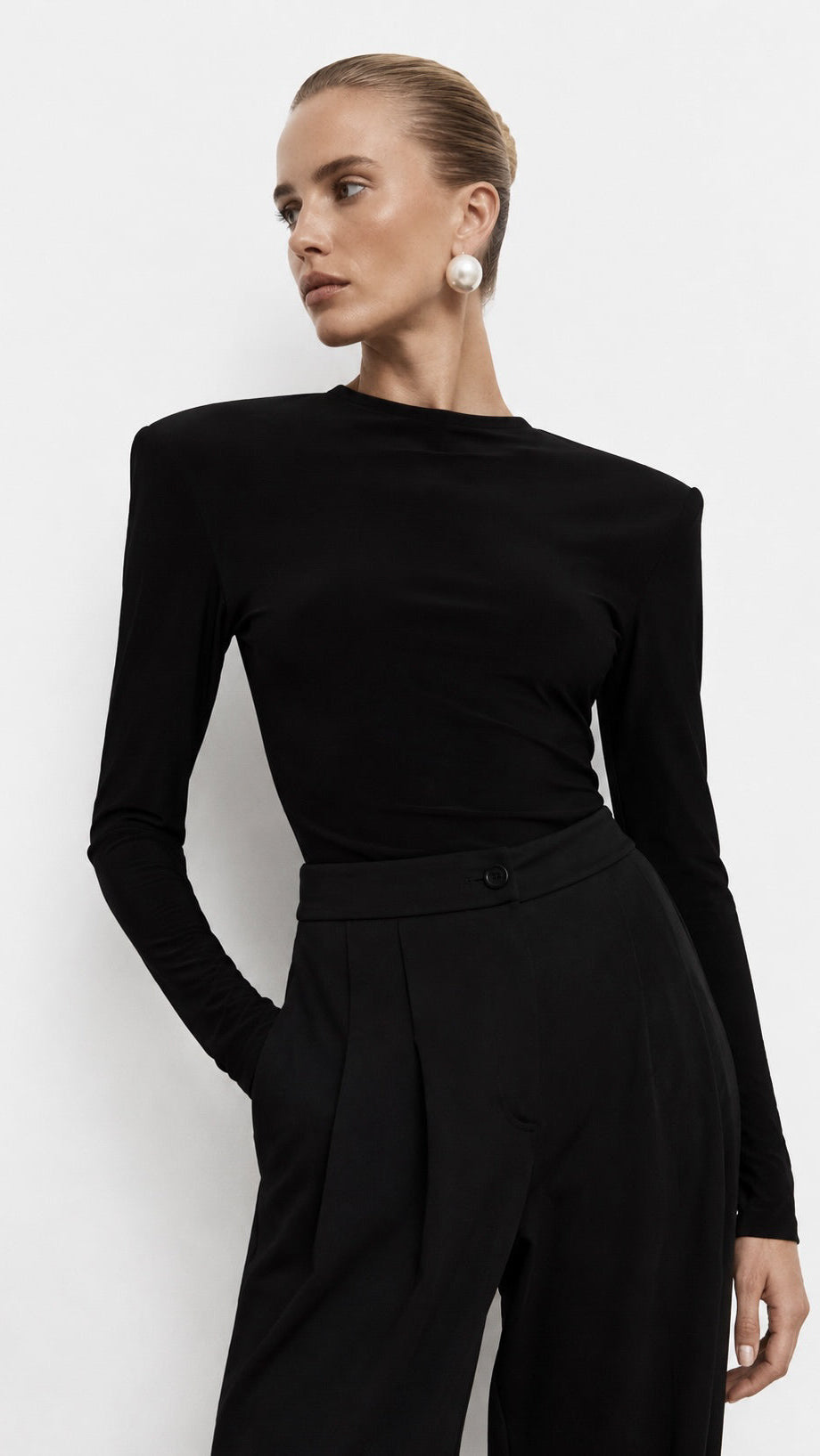 Wide shoulder Marina Blanche