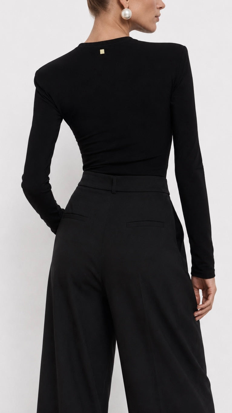 Wide shoulder Marina Blanche