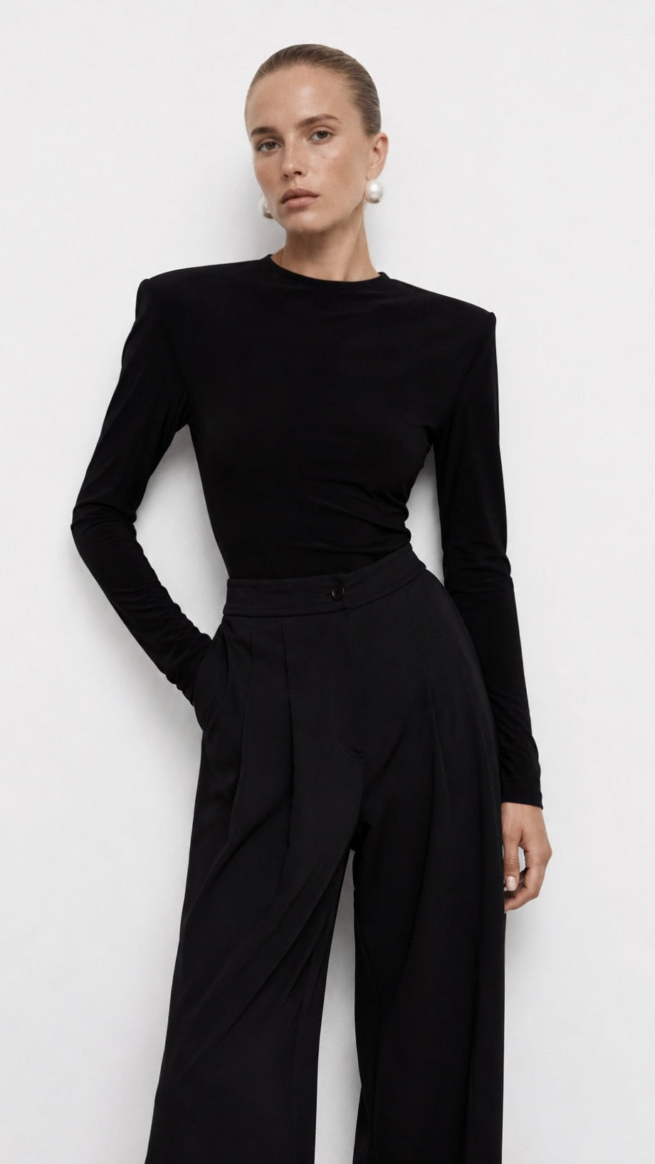 Wide shoulder Marina Blanche